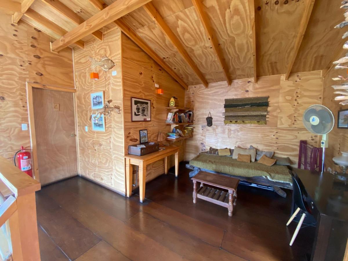 Hostal Palafito Waiwen Castro Exterior photo
